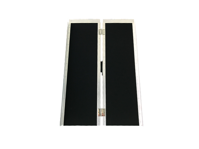 Lastramp aluminium 1220x720x50mm, vikbar: 1220x360x80mm, 272 kg